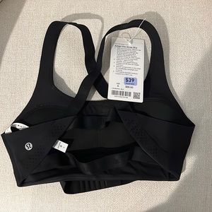 NWT lulu lemon black sports bra size 6